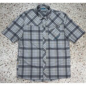 Yeti Men's Vented Multi Zip Pocket Snap Button Short Sleeve Hiking Shirt Size M